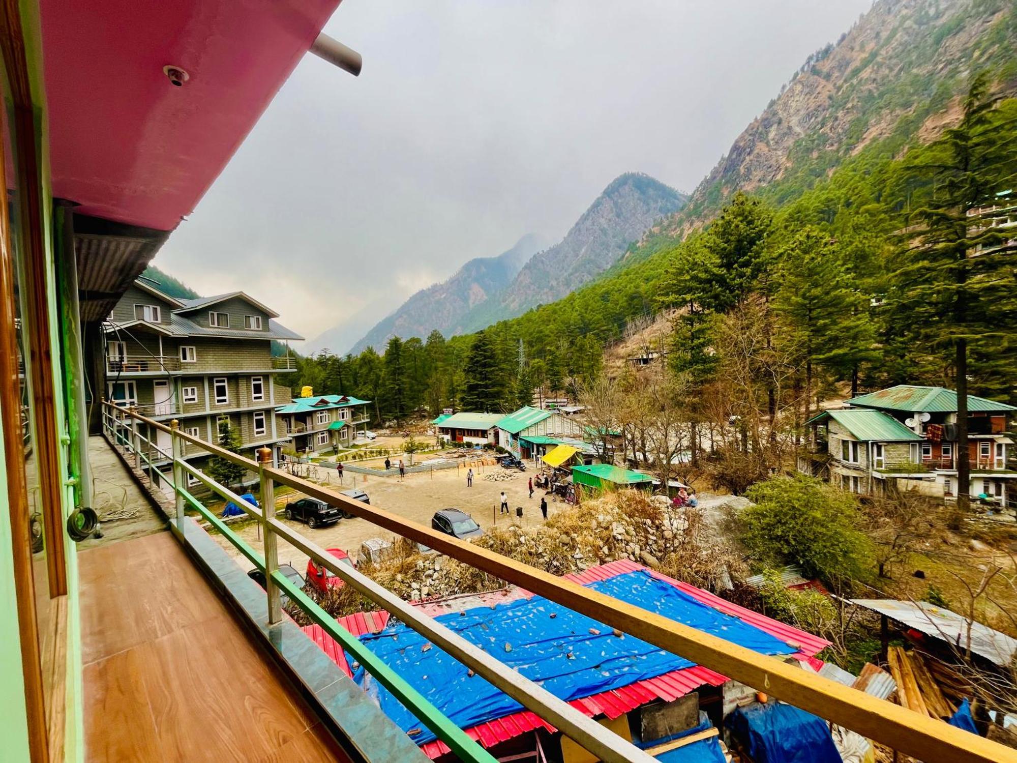 Dream Valley #near Mall Road #river View #parking #gaming Zone #open Terrace #restaurant Homestay