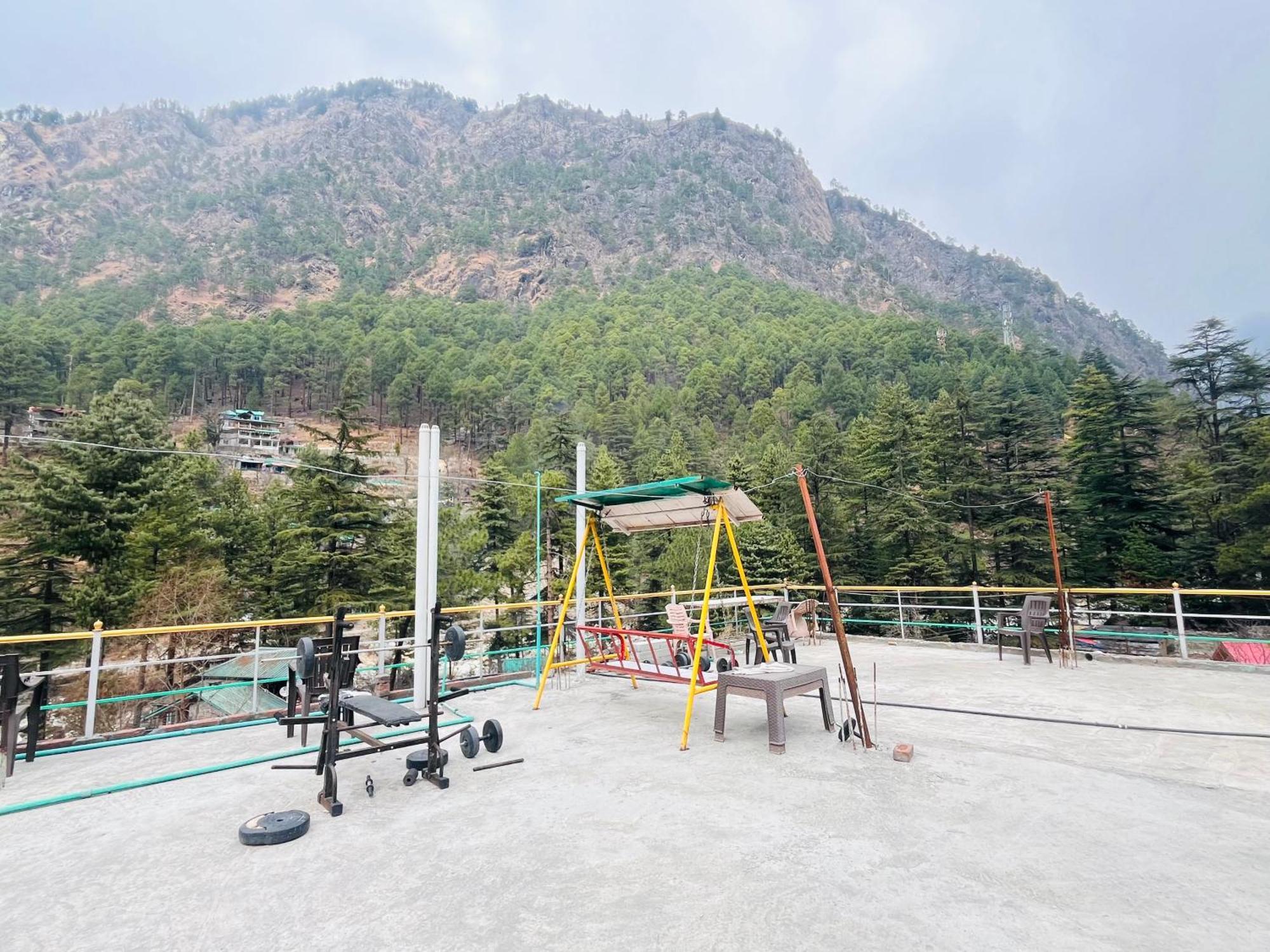 Homestay Dream Valley #near Mall Road #river View #parking #gaming Zone #open Terrace #restaurant Kasol