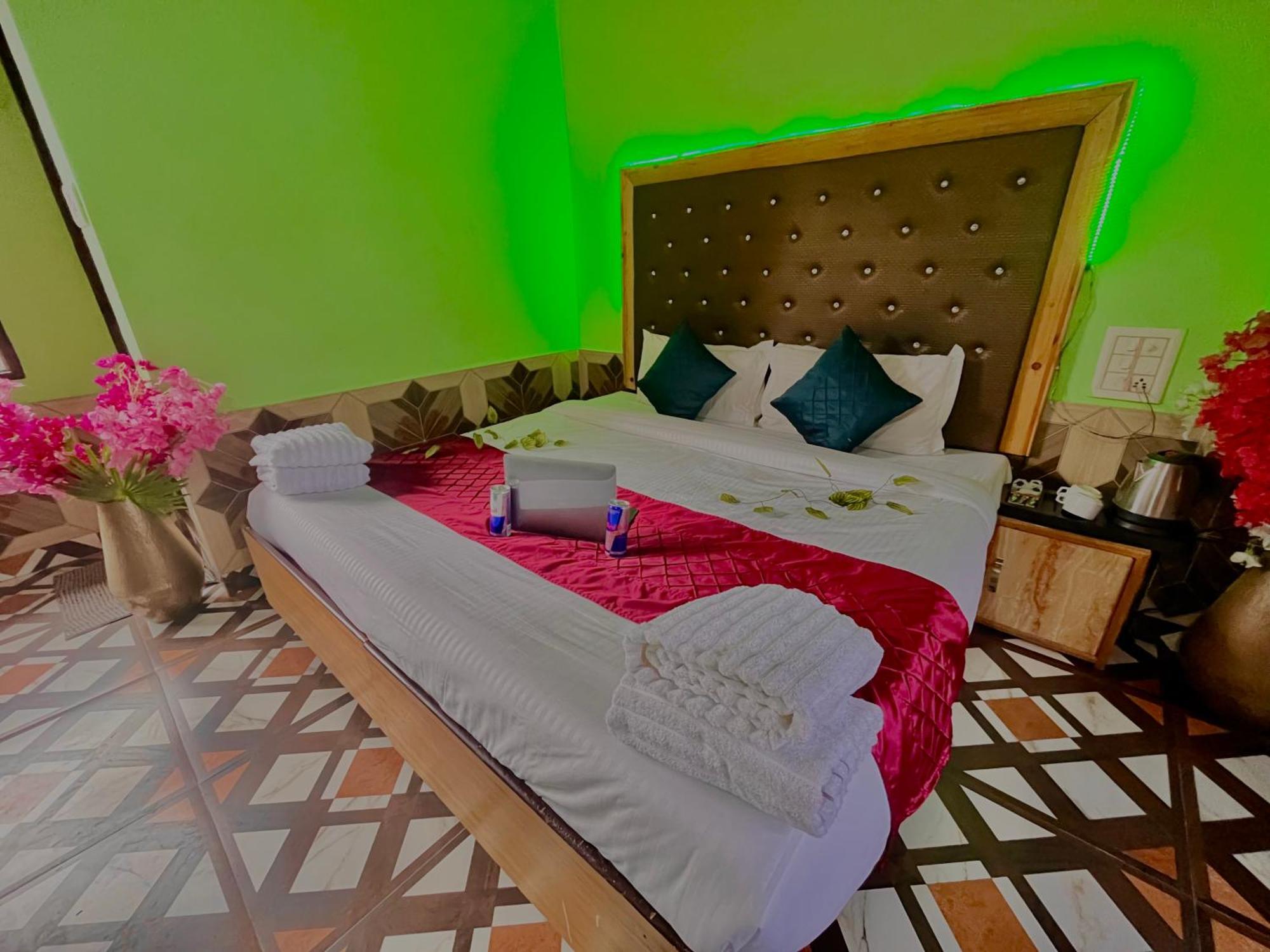 Dream Valley #near Mall Road #river View #parking #gaming Zone #open Terrace #restaurant