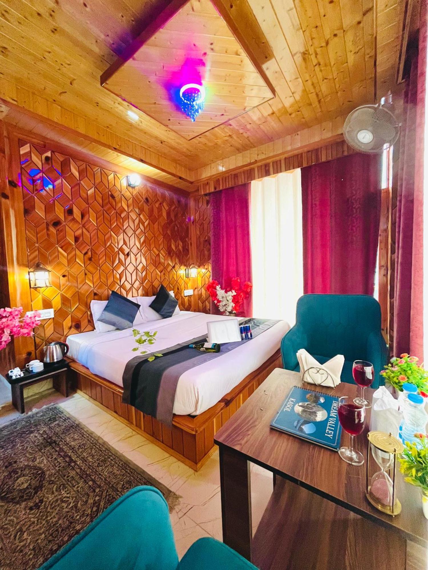 Dream Valley #near Mall Road #river View #parking #gaming Zone #open Terrace #restaurant *