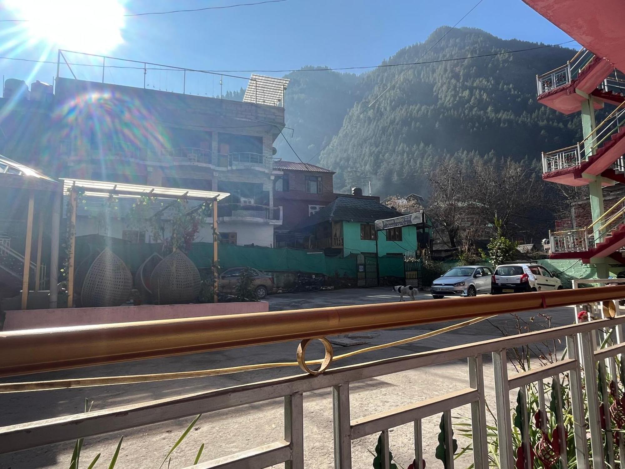 Dream Valley #near Mall Road #river View #parking #gaming Zone #open Terrace #restaurant Homestay
