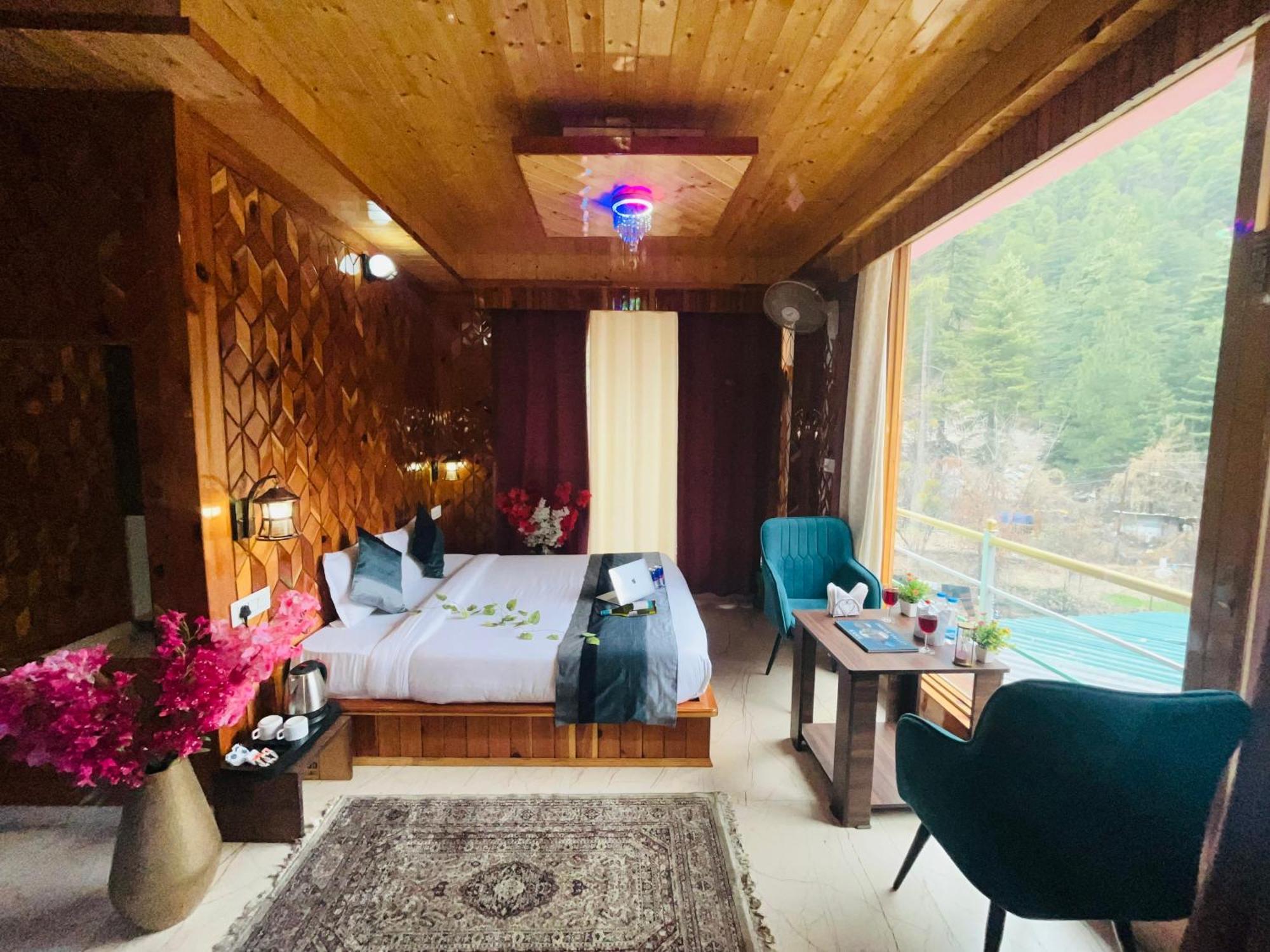 Dream Valley #near Mall Road #river View #parking #gaming Zone #open Terrace #restaurant Kasol