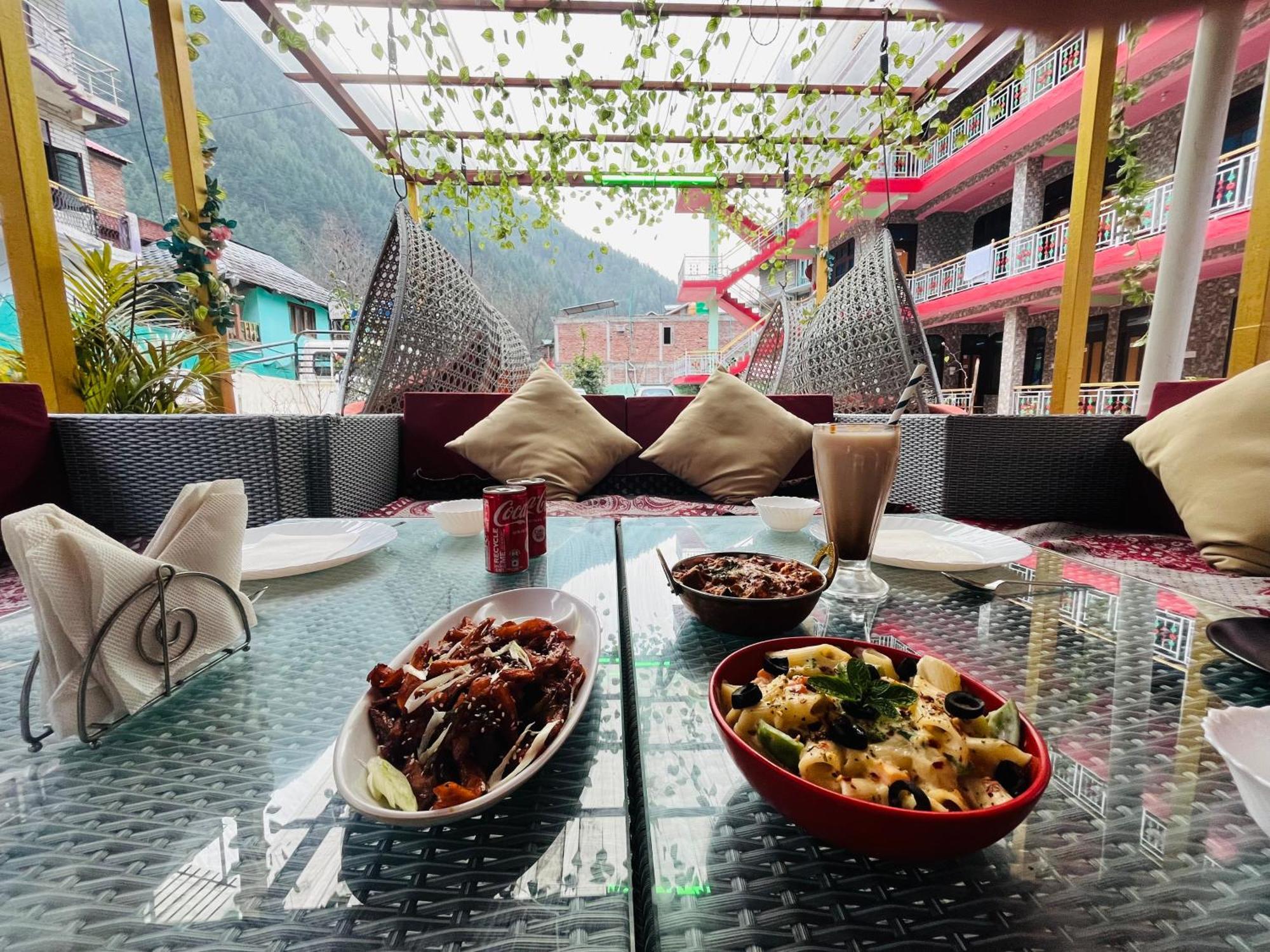 Dream Valley #near Mall Road #river View #parking #gaming Zone #open Terrace #restaurant Homestay
