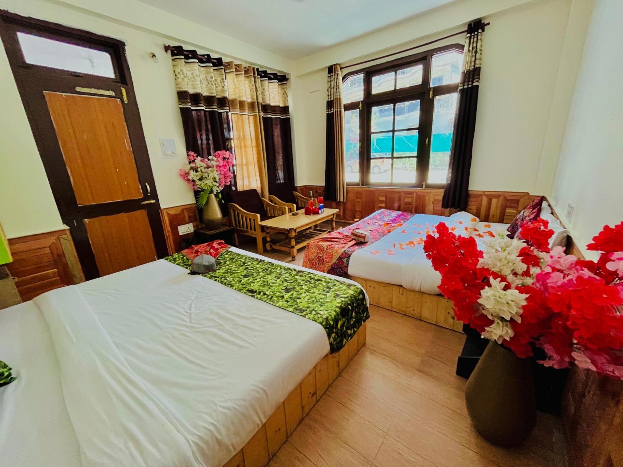 Dream Valley #near Mall Road #river View #parking #gaming Zone #open Terrace #restaurant *